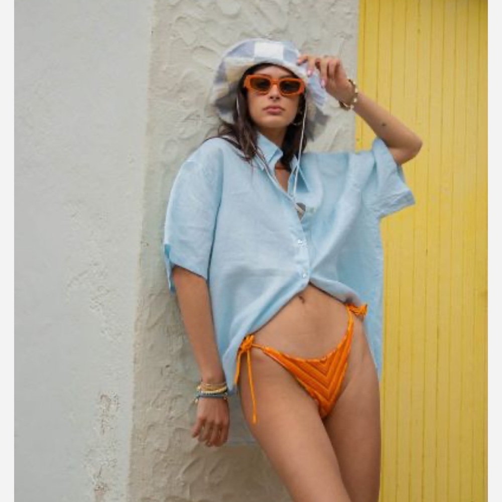 VRG GRL Capri Linen Button Front Shirt // Sky